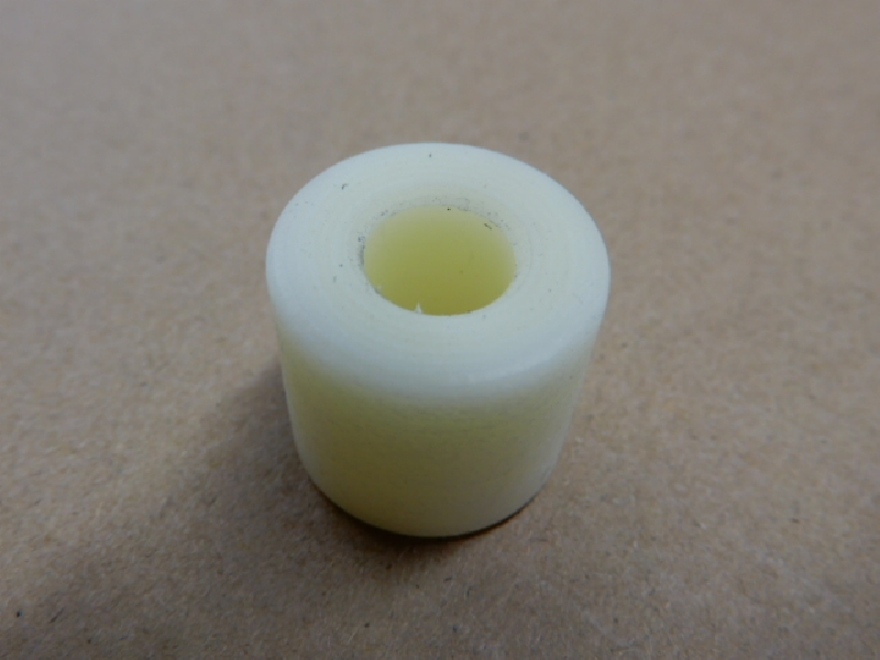 Втулка из капролона 1 штука (D=30 d=10 H=20 )