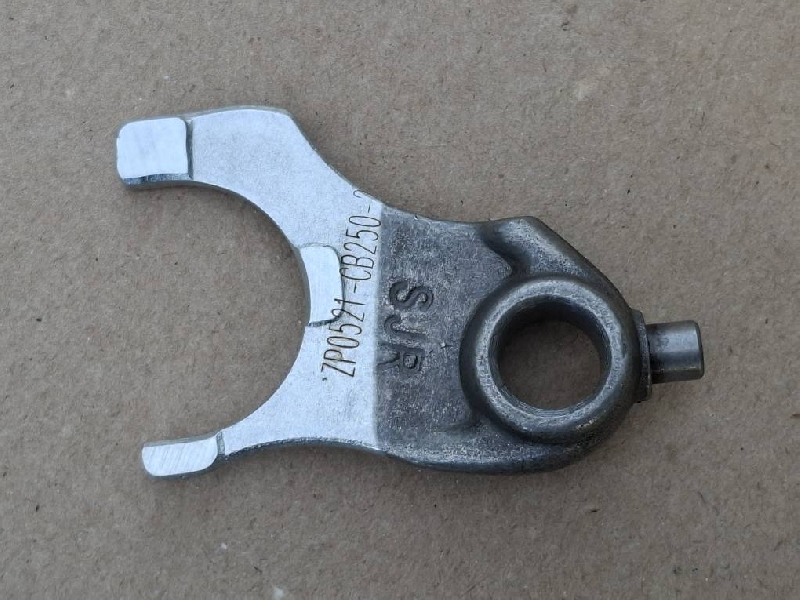 Вилка КПП BSE ZS174MN-5A левая