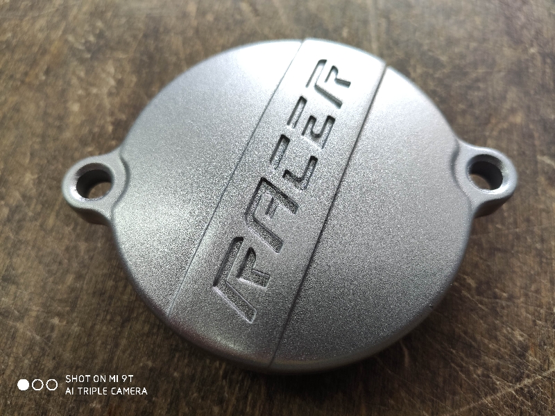 Крышка стартера 2 болта крепления . (П= 68 мм)