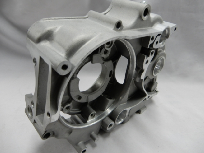 Картер левый YX125 сс Regul (отверстия под шпильки диаметром 6 мм)