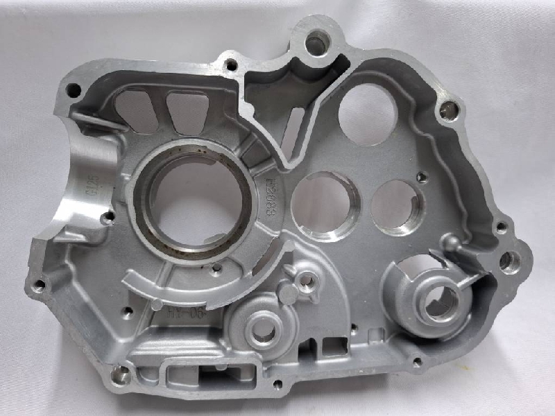 Картер правый YX125 сс (под подшипник кпп) (без стартера)