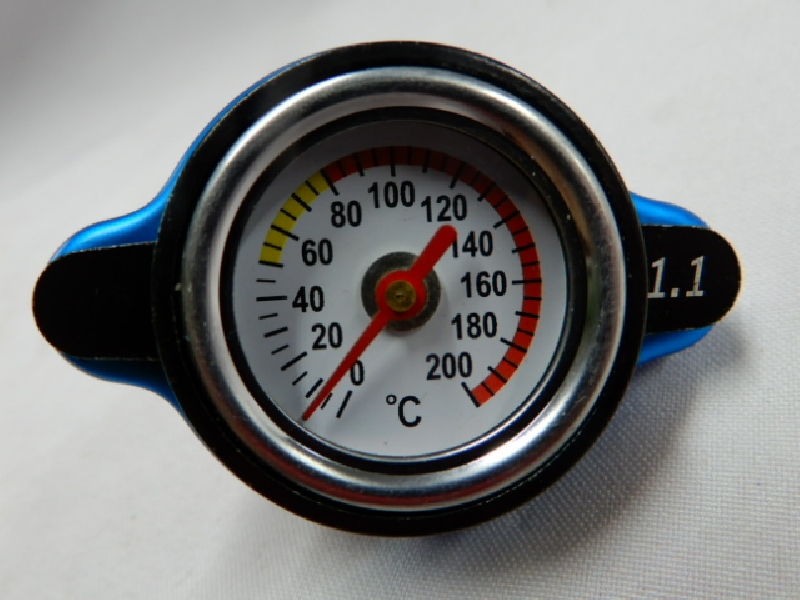 Крышка радиатора с датчиком температуры 1.1бар OTOM