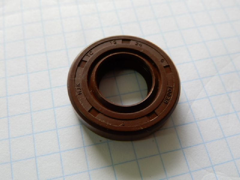 Сальник 177MM (12-24-6) коричневый