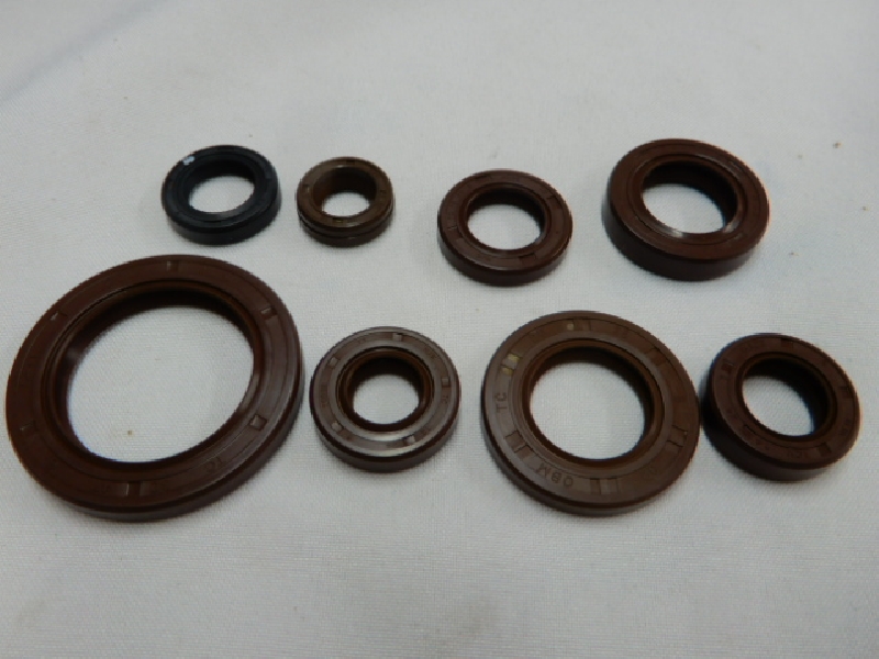 Сальники двигателя 177мм (8 шт)