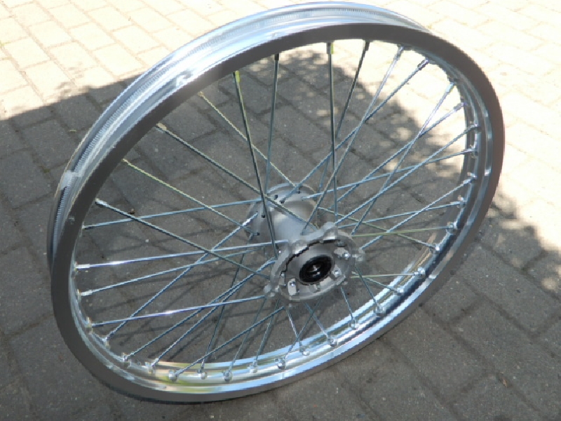 Колесо BSE Z6, Z4-Z5, Honda (ось d=20 мм) переднее R=21