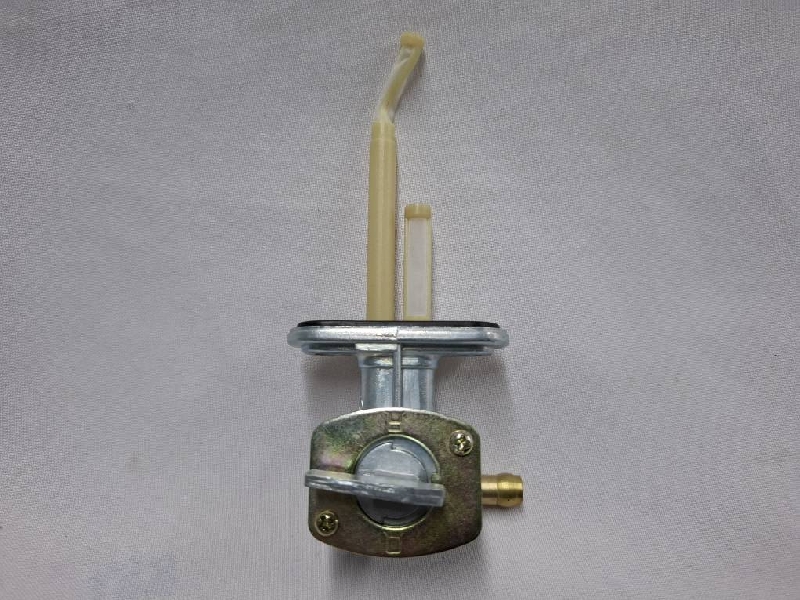 Кран Racer Enduro 150 (крепления 34 мм) H=48 мм (выход справа)