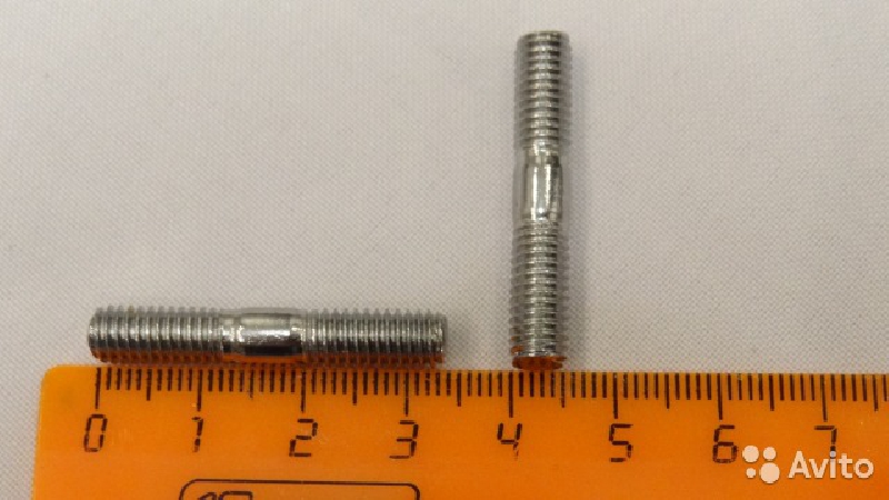 Шпильки коллектора карбюратора