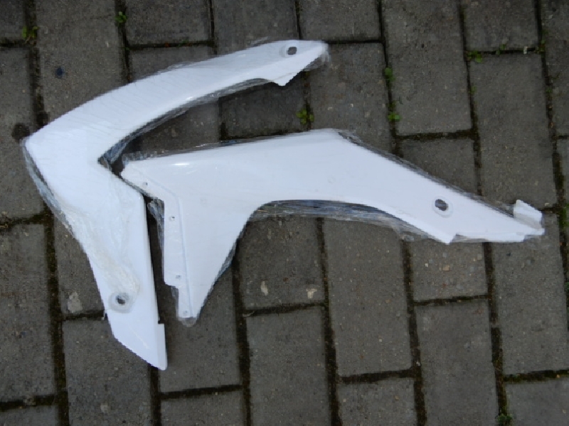 Пластик на бак передний левый  WRX 250 NS, BSE