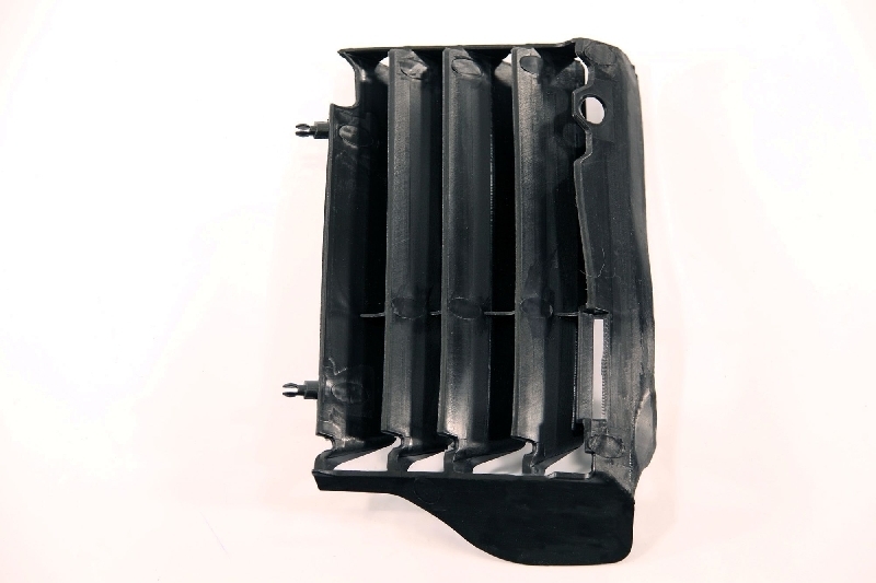 Защита радиатора (с другой стороны) wrx