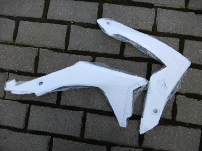 Пластик на бак передний правый WRX 250 NS, BSE