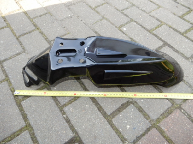 Переднее крыло черное короткое