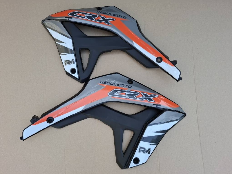 Пластик на бак Regulmoto CR-X (левый и правый)