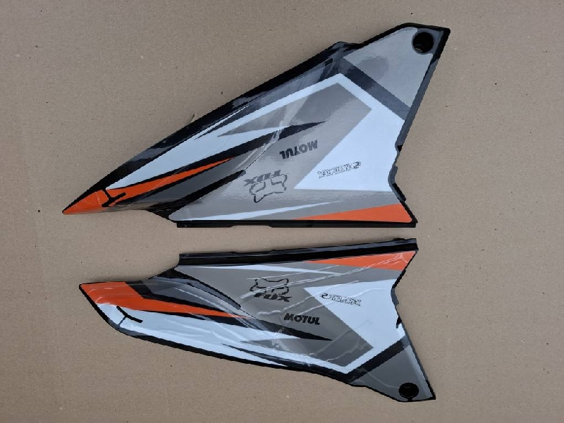 Пластик боковой задний Regulmoto CR-X (левый и правый)