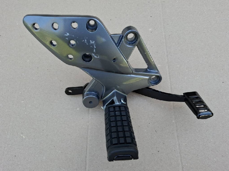 Подножка водителя правая Stels CB 200