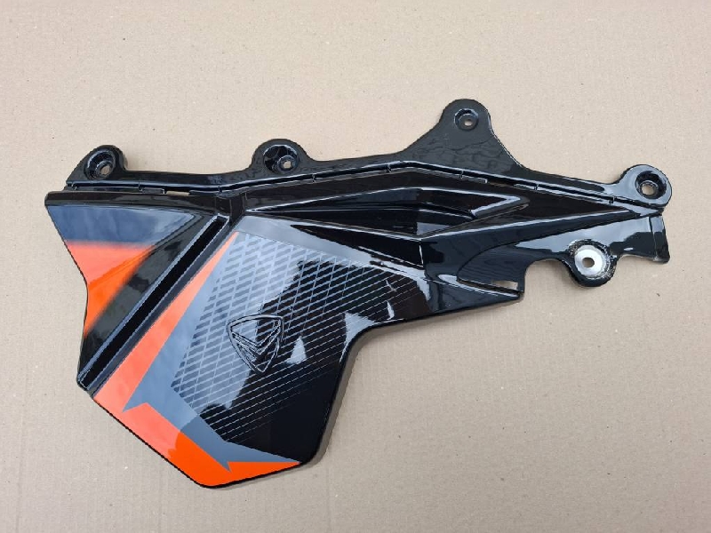 Облицовка бензобака нижняя Racer RC300-GY8V XSR левая