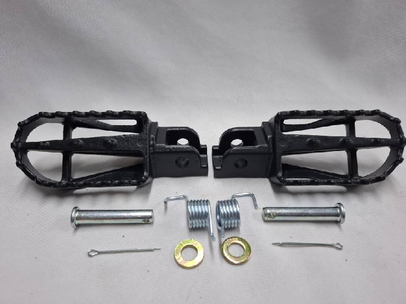 Подножки водителя IRBIS TTR 250 кросс (левая + правая)