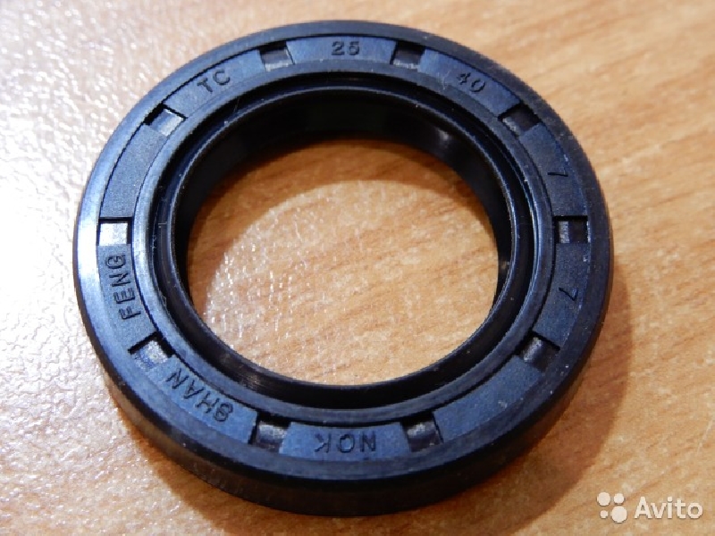 Сальник 25х40х7 для заднего колеса Motoland XR 250 кросс