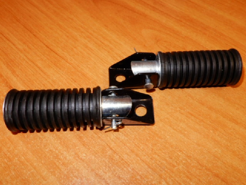 Подножки пассажира (левая + правая)