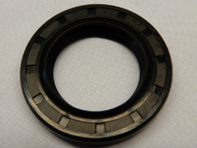 Сальник 30-47-7 для заднего колеса Avantis 250 Enduro