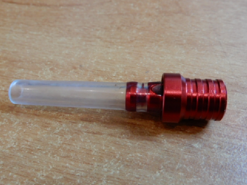 Клапан крышки топливного бака