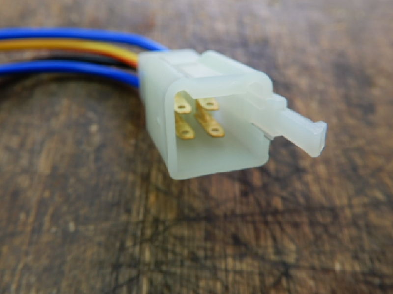 Разъем 4 контакта мама