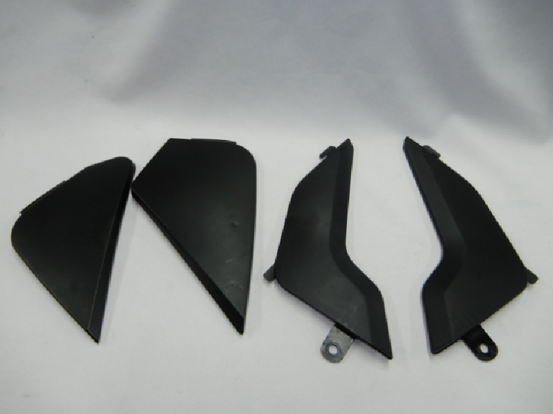 BSE J1 (250) комплект пластика 4 шт (два левых и два правых)