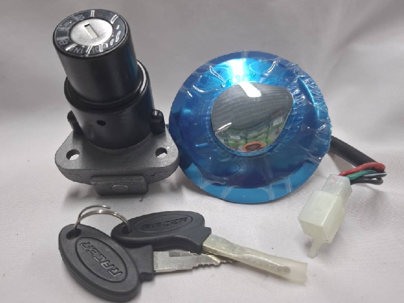 Крышка бака + замок зажигания IRBIS TTR 250 R