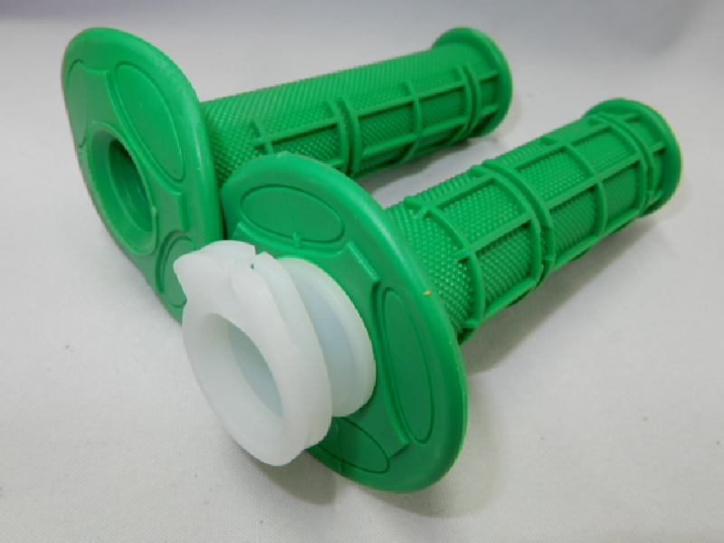 Грипсы зеленые мягкие (с ручкой газа)