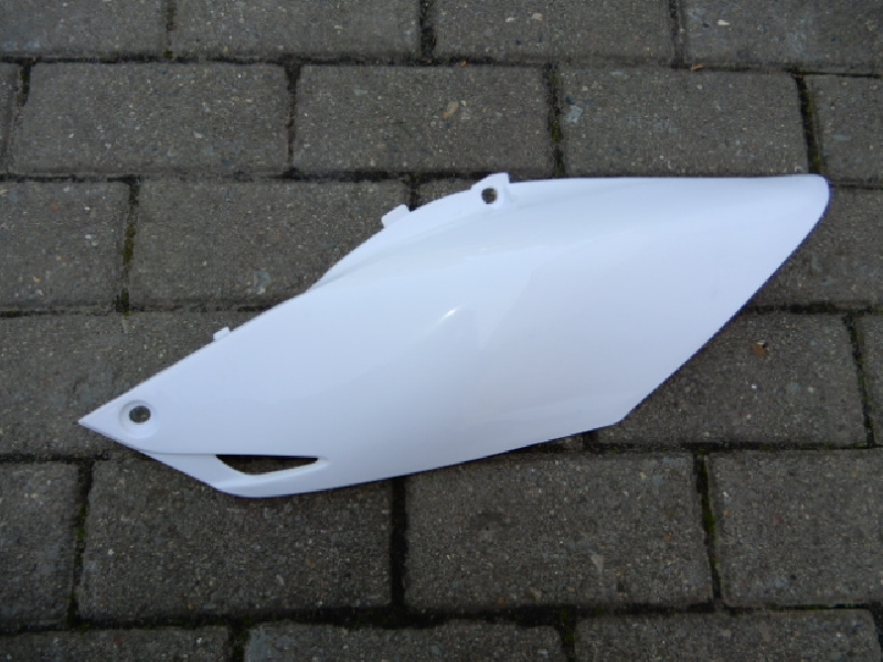 Пластик боковой задний BSE M2,M4,M8 левый