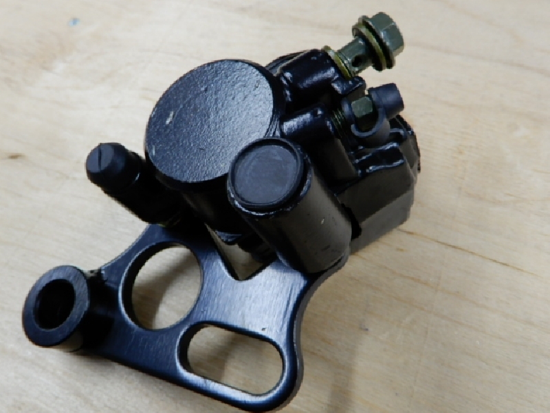 Задний суппорт IRBIS TTR 125 (БОЛТ 10 мм )