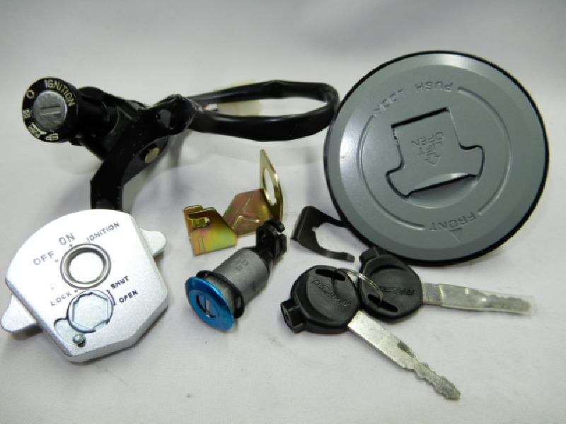 Замков комплект Racer Skyway 200 (new)