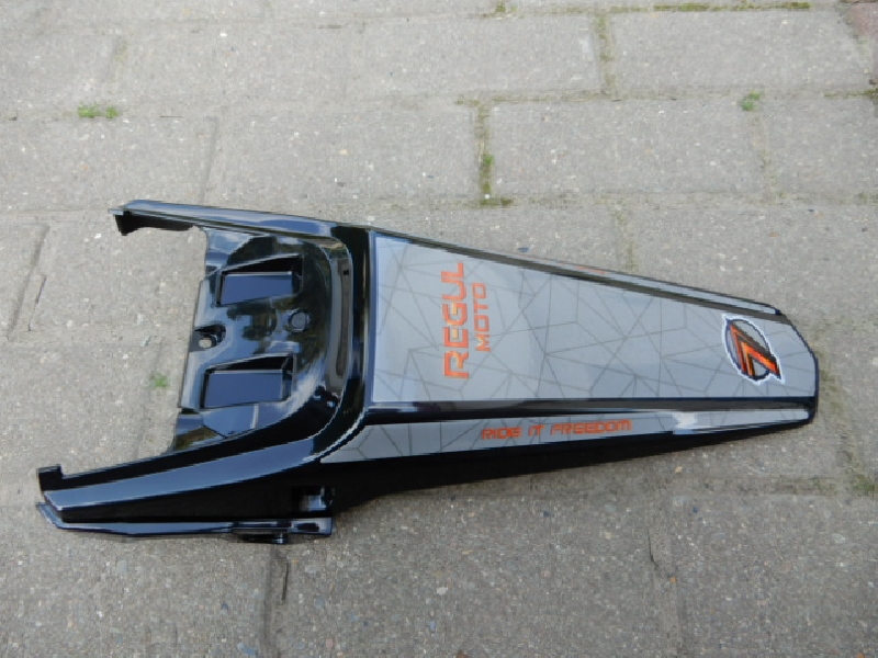 Заднее крыло Regulmoto Seven