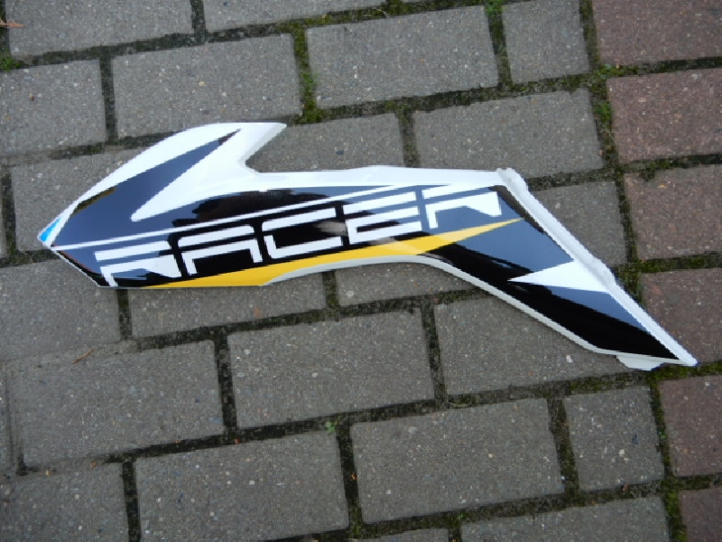 Пластик на бак задняя левая Racer RC300-GY8A Enduro 300 черно-желтая