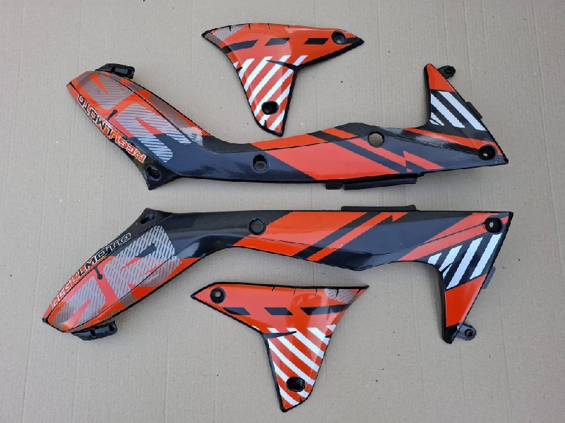 Пластик на бак Regulmoto ZR (2024) (левый + правый) 4 элемента