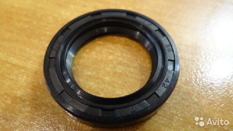 Сальник 28х42х7 для переднего колеса Avantis A6