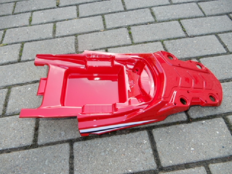 Avantis MT 250 заднее крыло красное