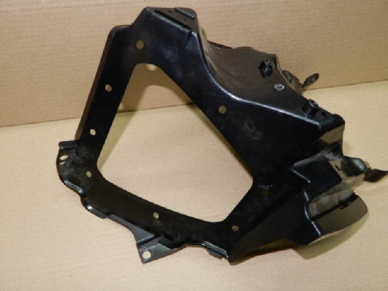 Пластик крепления воздушного фильтра Avantis FX 250