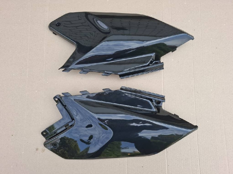 Пластик задний боковой Avantis A5, A6 (левый + правый) черный