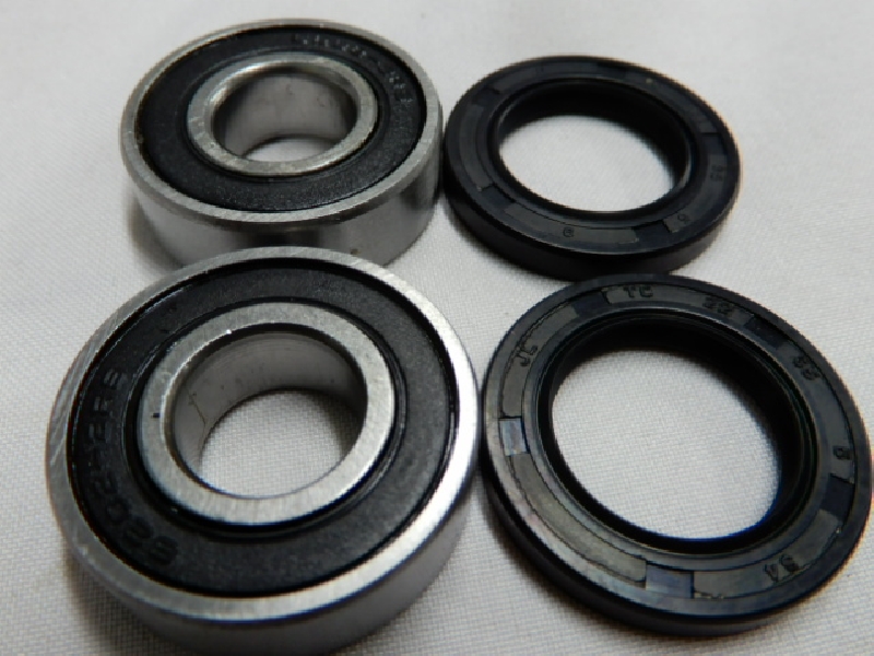 Подшипники и сальники для переднего колеса Kayo K1, K2, Kayo T2 (6202 (22х35х5)