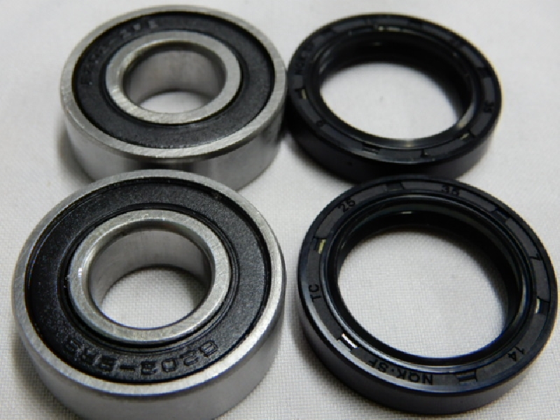 Подшипники и сальники для переднего колеса Regulmoto ZR (6202) 25х35х7