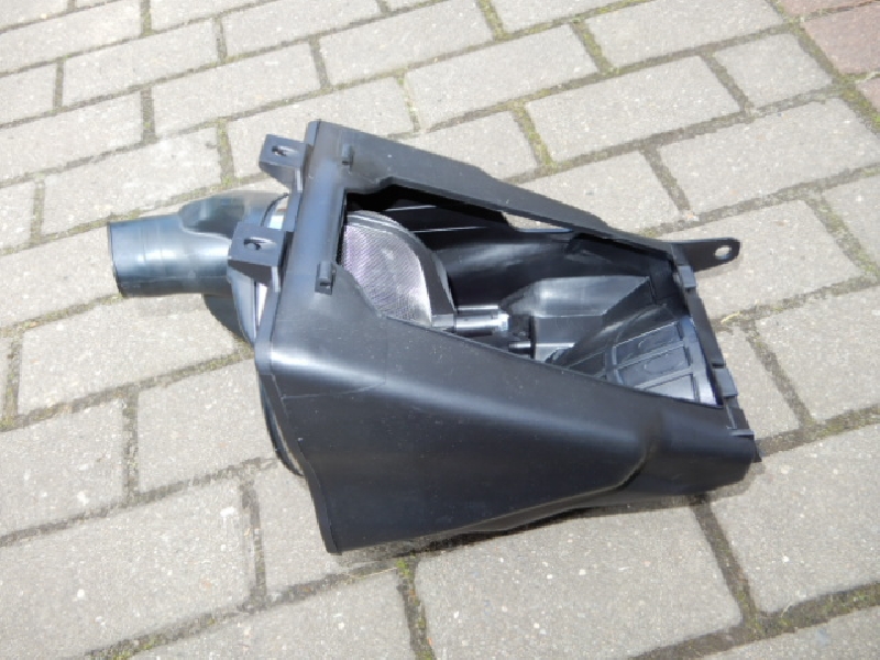 Воздушный фильтр бокс Regulmoto ZR (отломано ухо крепления)