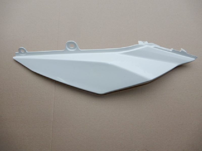 Пластик задний боковой Racer RC300-GY8K XVR левый