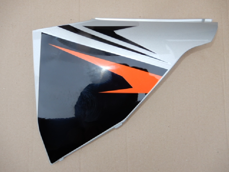 Облицовка боковая левая Racer K2 (c оранжевой полосой)