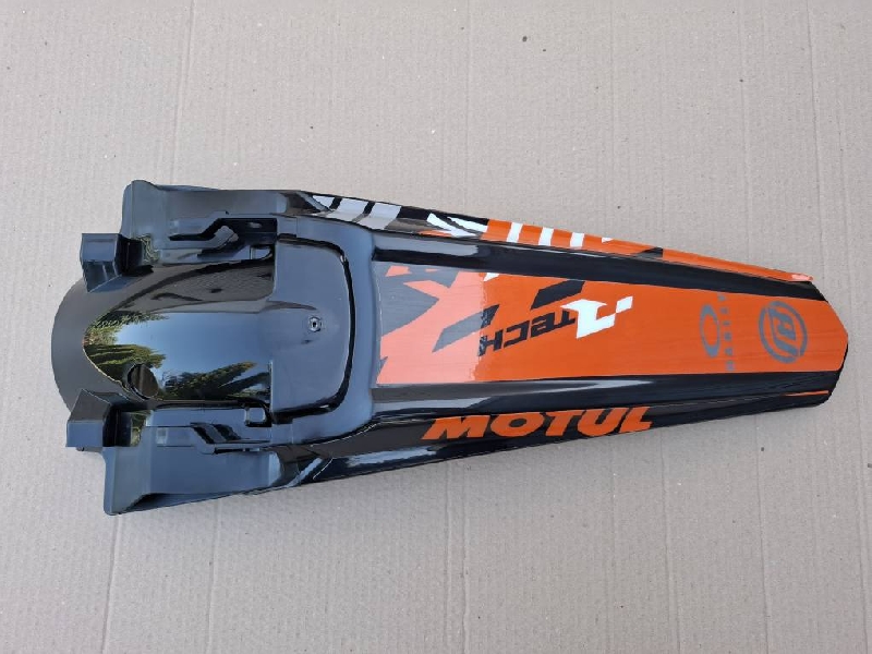 Заднее крыло Regulmoto ZR (2024 год) (черно оранжевое)