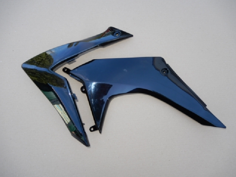 Пластик на бак BRZ Z7, ATAKI 003 (ЛЕВЫЙ)