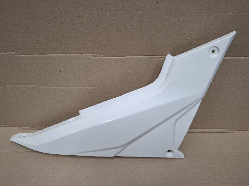 Пластик боковой Racer RC300-GY8K XVR (правый)