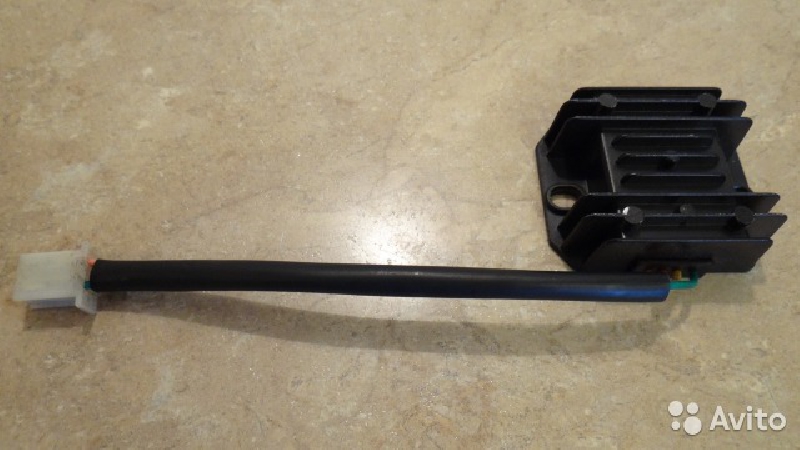 Реле регулятор 150-250-300 (ПАПА 4 контакта)