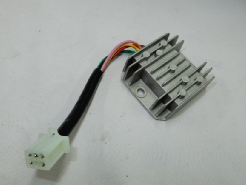 Реле регулятор 150-250 (ПАПА 5 контактов) серебристый