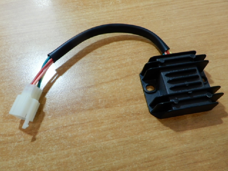 Реле регулятор 150-250-300 (МАМА 4 контакта)