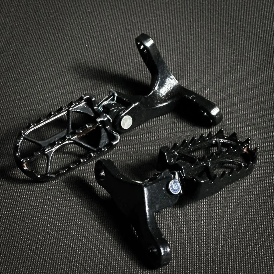 Подножки водителя универсальные в сборе